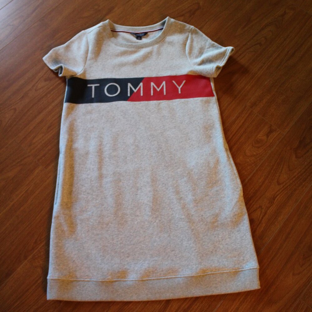 Tommy Hilfiger Short Sleeve Sweatshirt Dress with Pockets Small